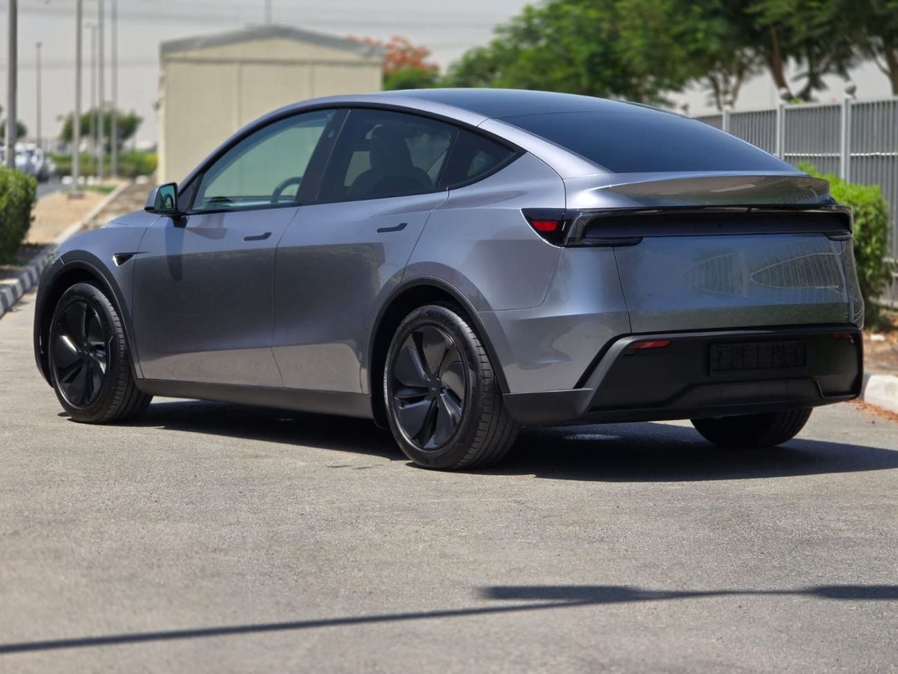 Tesla Model Y LONG RANGE AWD 2025 GCC LOW MILEAGE WITH 8 YEARS TESLA DUBAI AGENCY WARRANTY IN MINT CONDITION