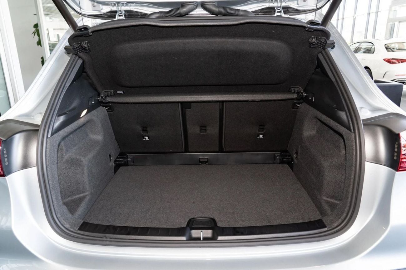 Mercedes-Benz GLA 200 MERCEDES BENZ GLA200 1.3L TURBO FULL OPTION MODEL 2025