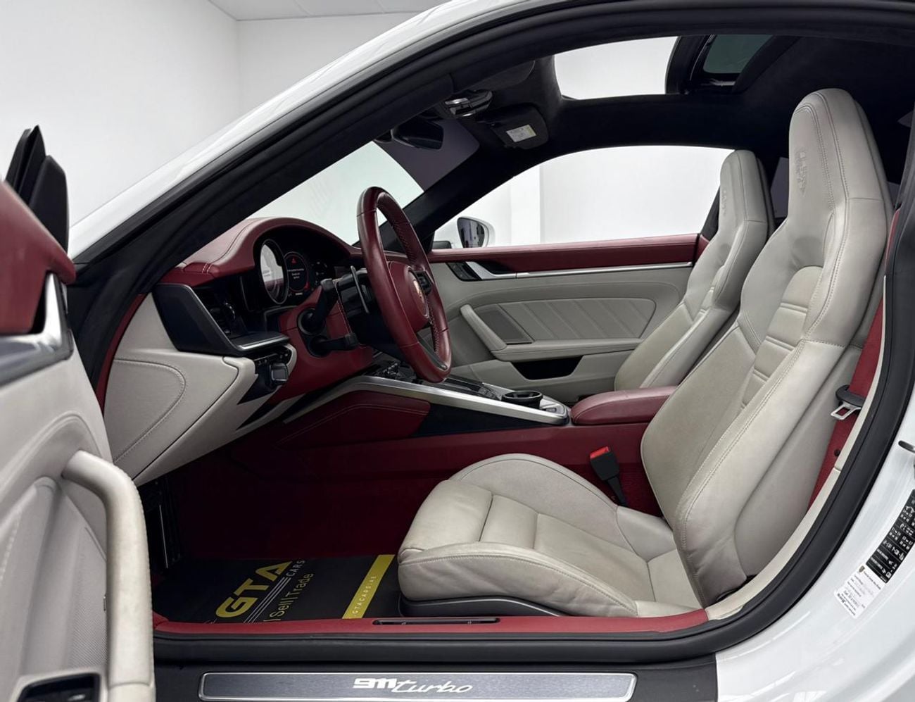 Porsche 911 Turbo 3.8L (580 HP) Coupe