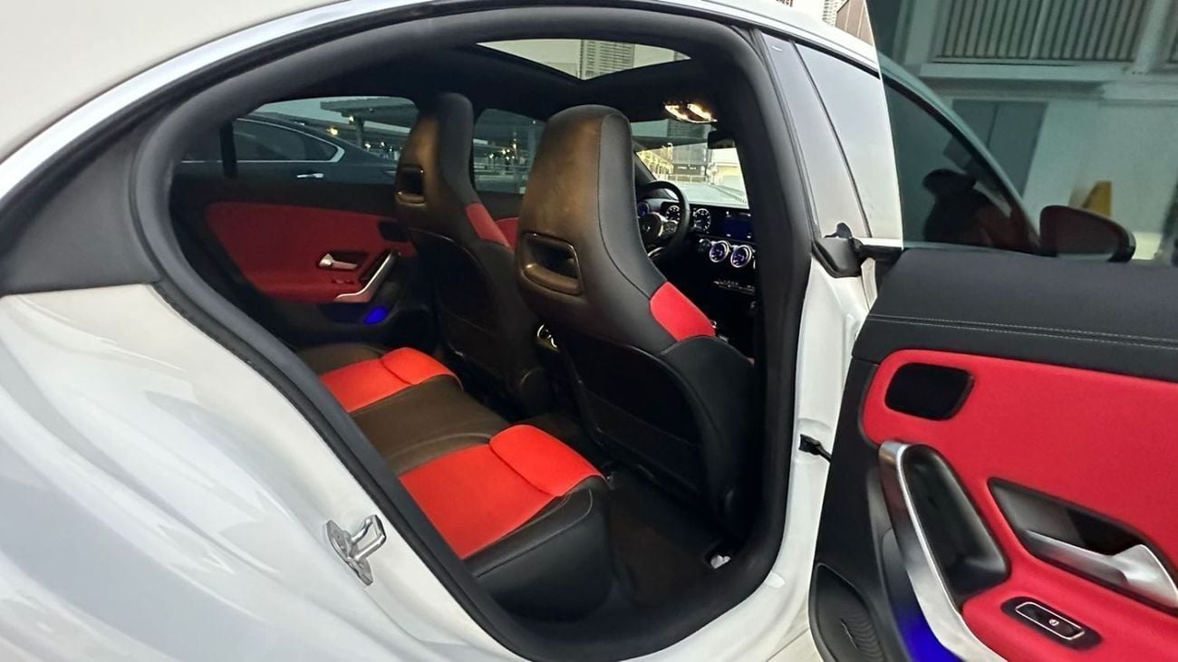 Mercedes-Benz CLA 250 Std 2.0L (221 HP)