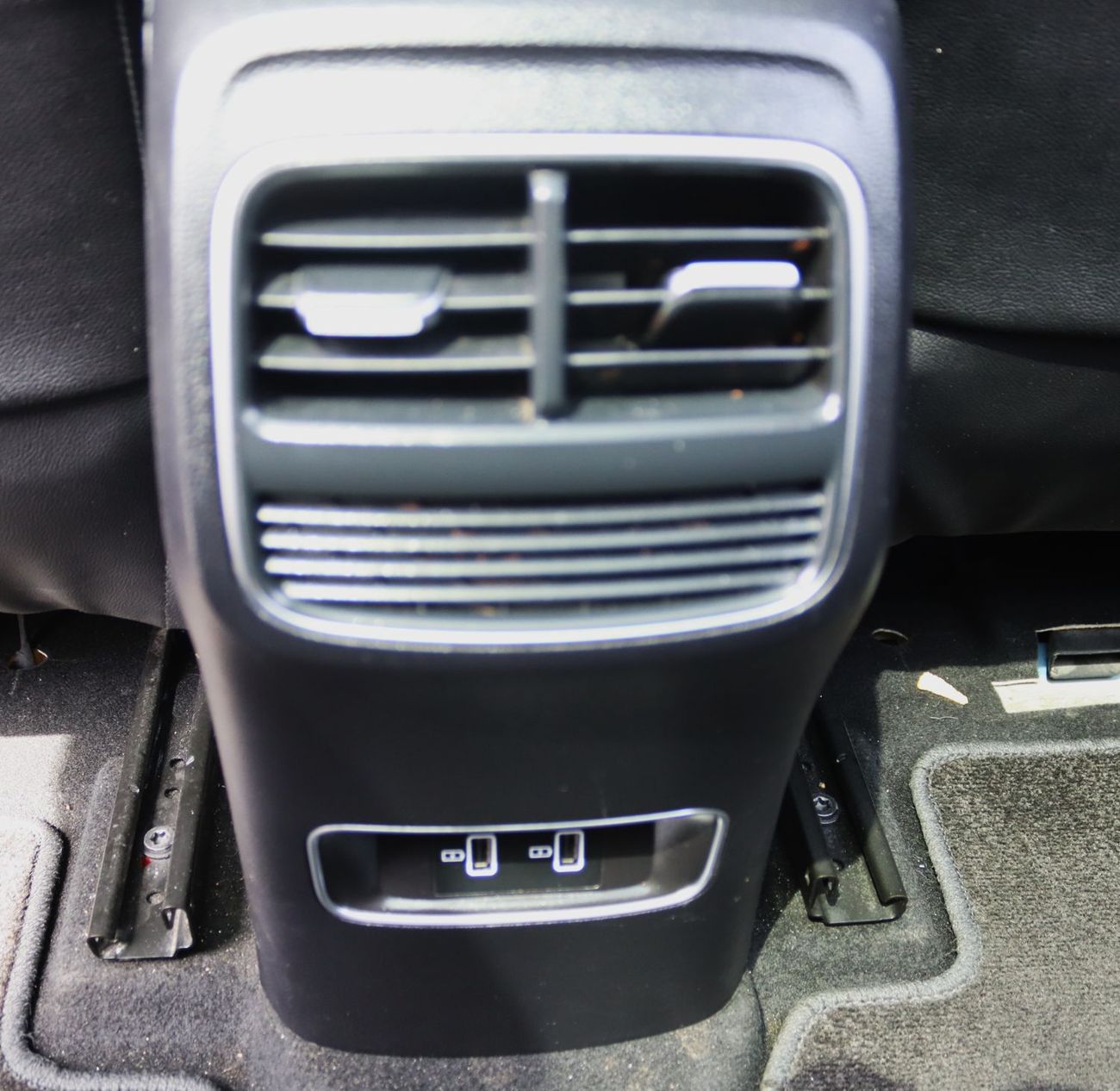 أم جي RX5 آم جى - RX5 - موديل 2023- فل أوبشن - خليجى - بدون حوادث - 1.5- بحاله ممتازه