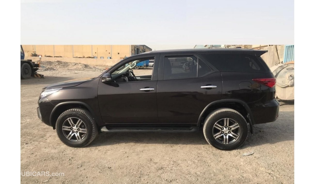 تويوتا فورتونر DIESEL 2.8 L AUTOMATIC  YEAR 2018 RIGHT HAND DRIVE (EXPORT ONLY)