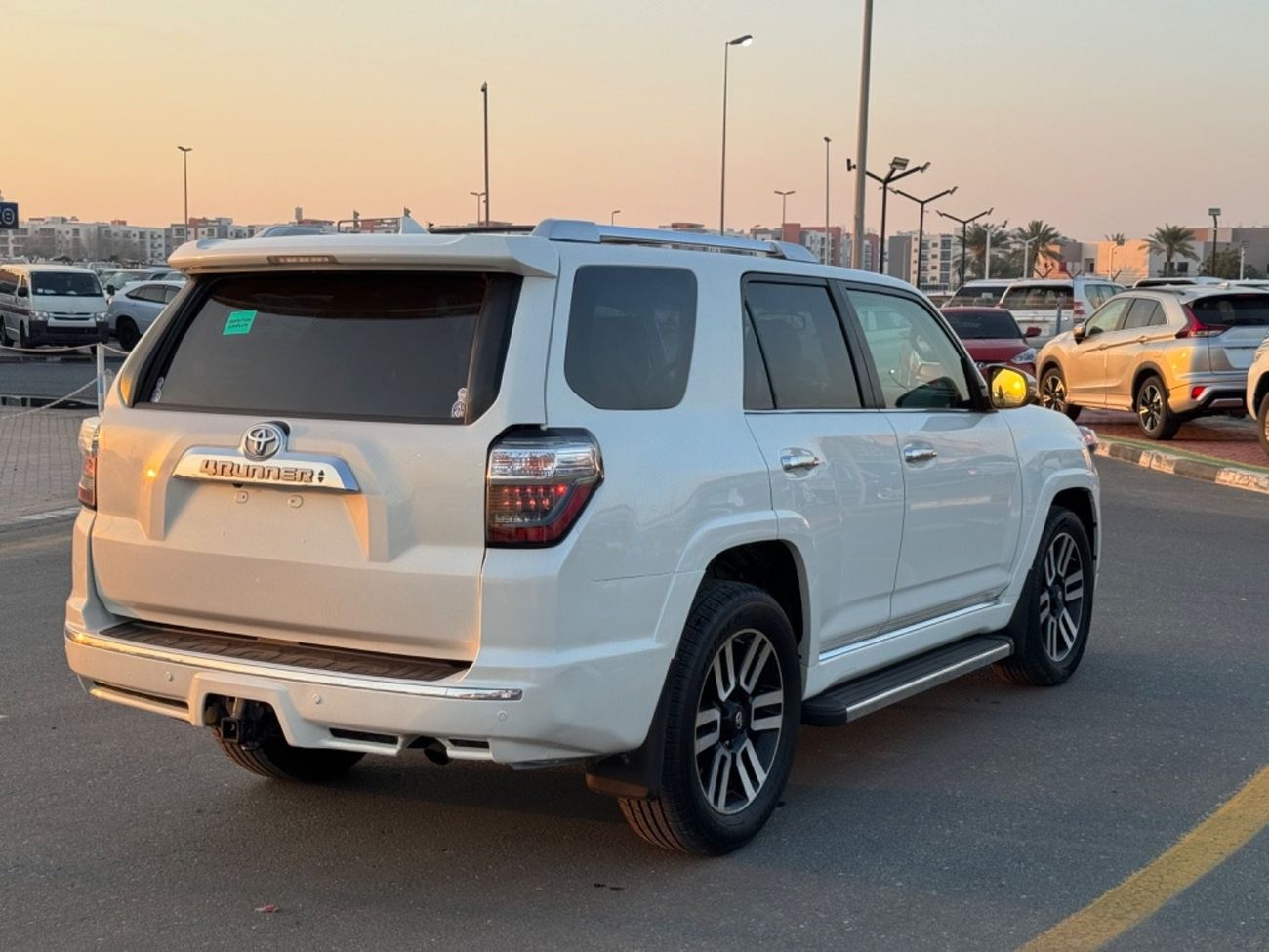 Toyota 4Runner LIMITED, FULL OPTION, PUSH START, LEADER SEAT, SUNROOF