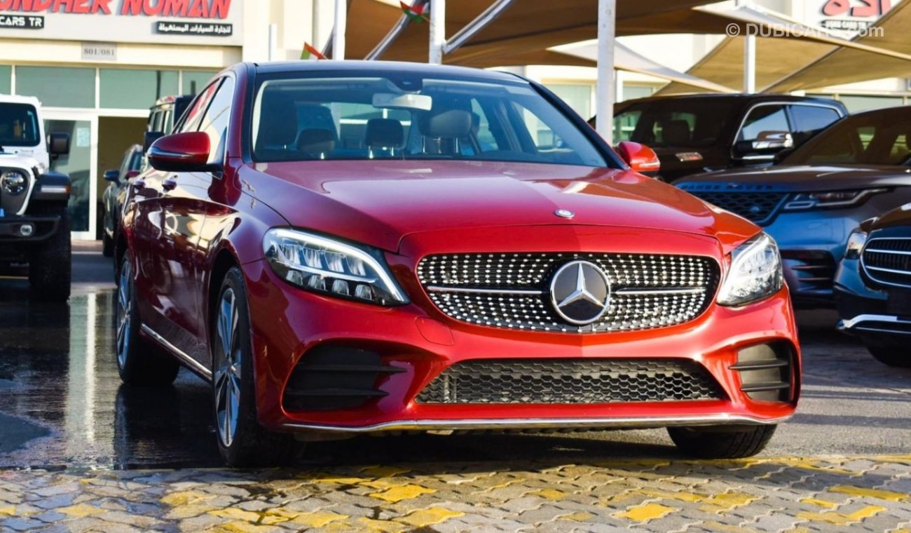 مرسيدس بنز C 300 لاكجري