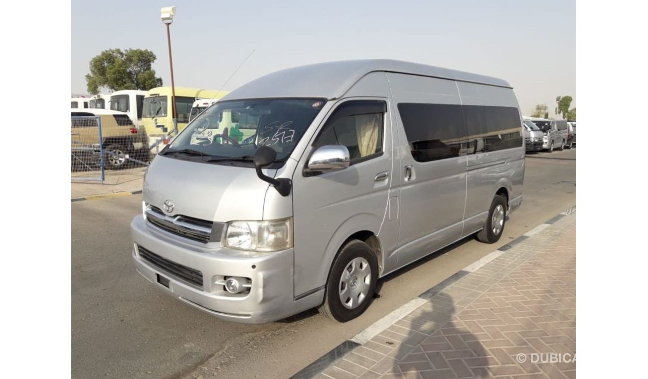 تويوتا هاياس Toyota Hiace Commuter Van (Stock no PM 183 )