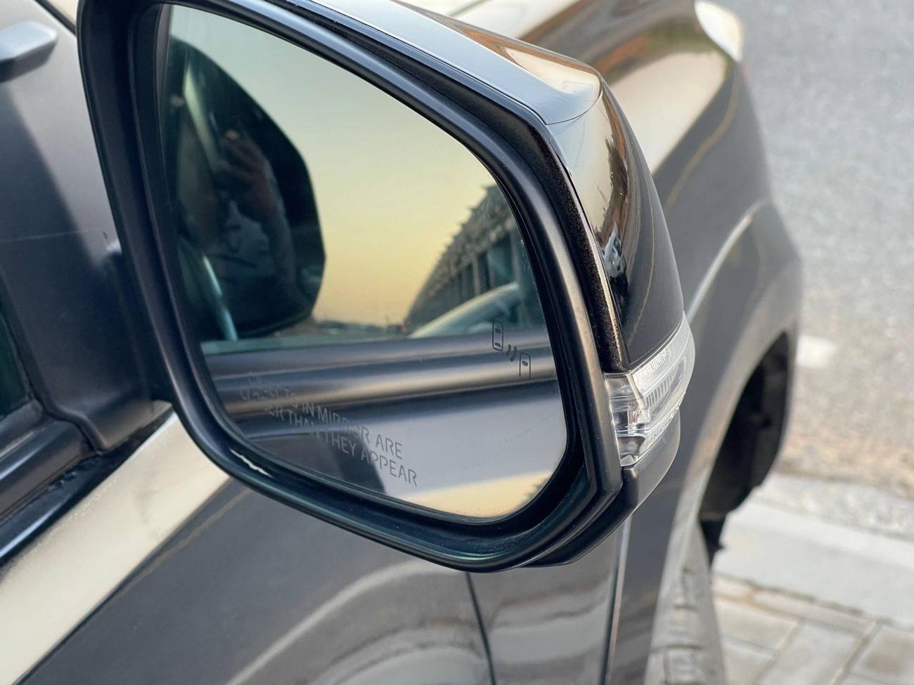 تويوتا تاكوما طقم TRD / محرك V6 سعة 3.5 لتر / دفع رباعي / فتحة سقف / شاشة كبيرة / نظام مراقبة النقاط العمياء / بحا