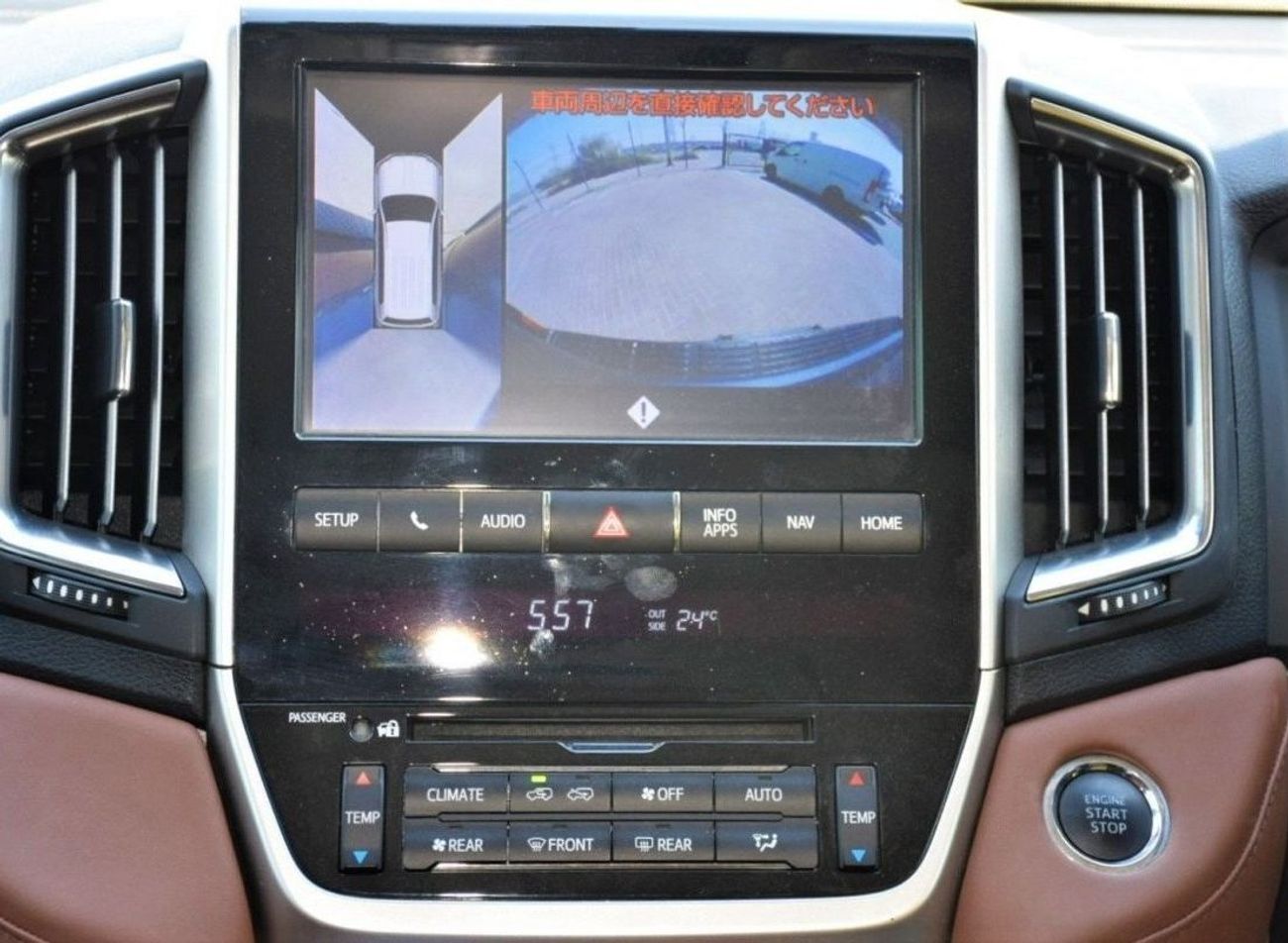 تويوتا لاند كروزر LC200 V8 Diesel 4.5L (Export Only)