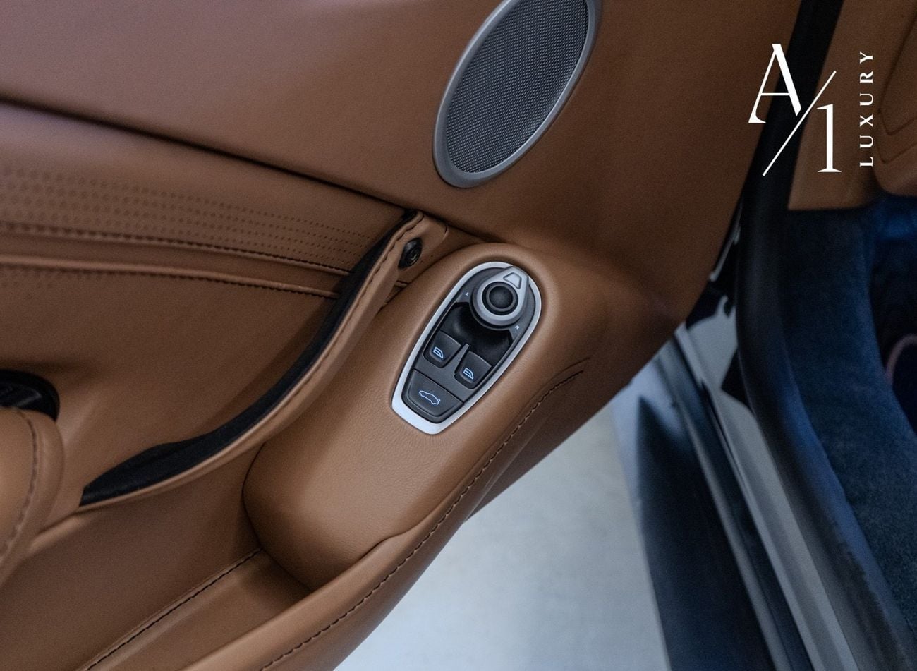 أستون مارتن فانتيج 2020 Aston Martin, Vantage, Fully Loaded, Good Condition, American Specs