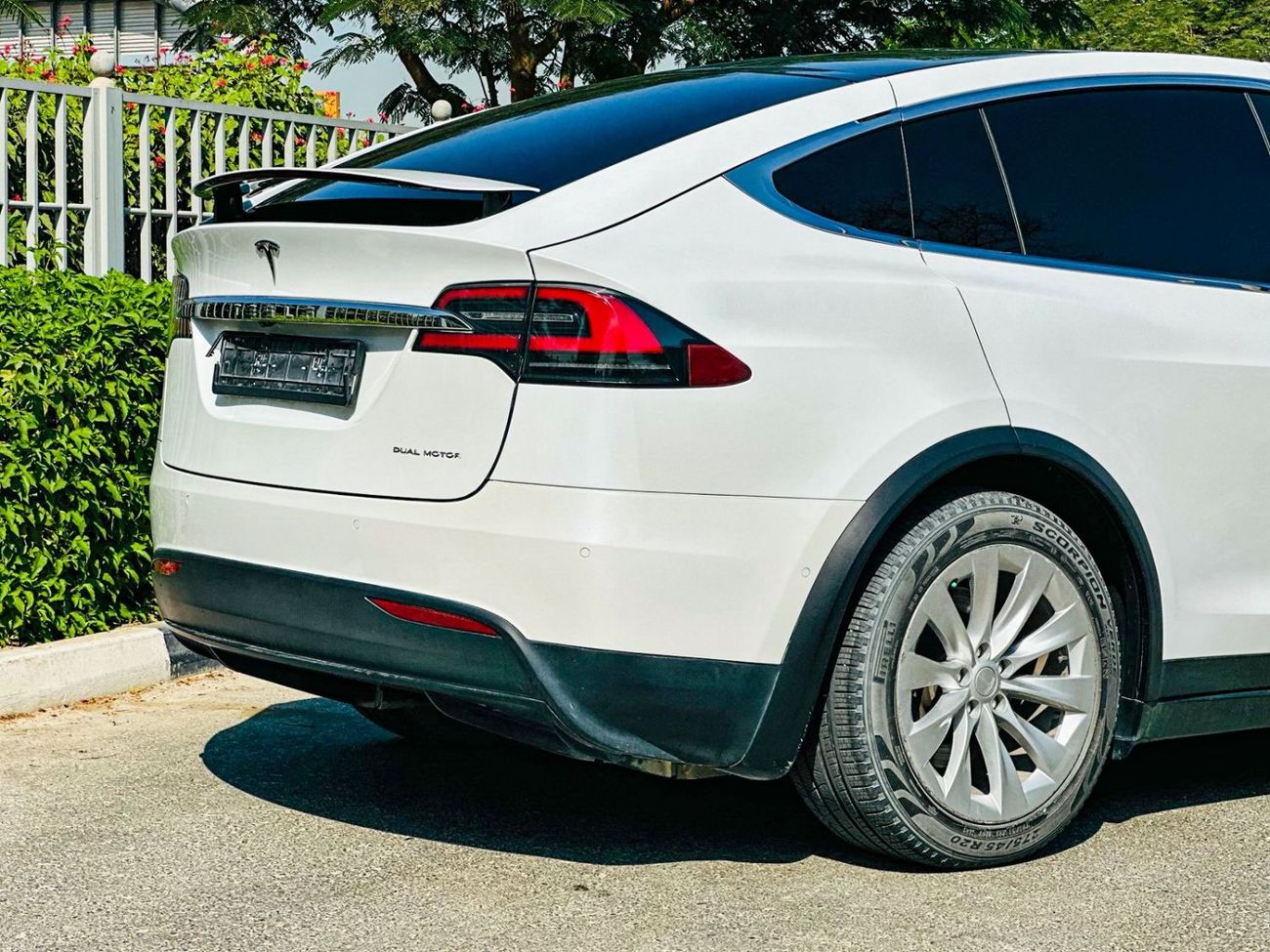 تسلا موديل اكس Long Range (AWD)