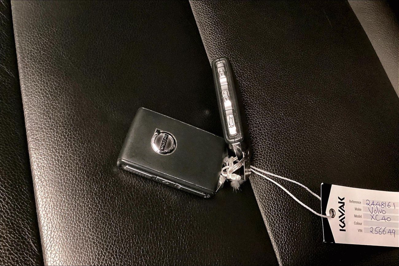 Volvo XC40 T4 Momentum | Guaranteed Warranty | 0 Down Payment