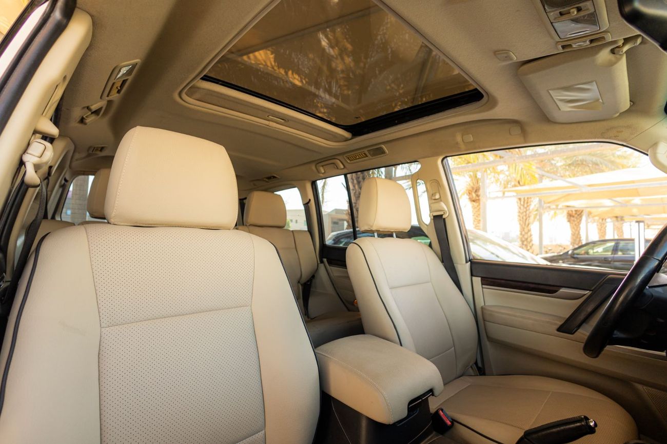 Mitsubishi Pajero GLS Base 3.5L (5 Seater)