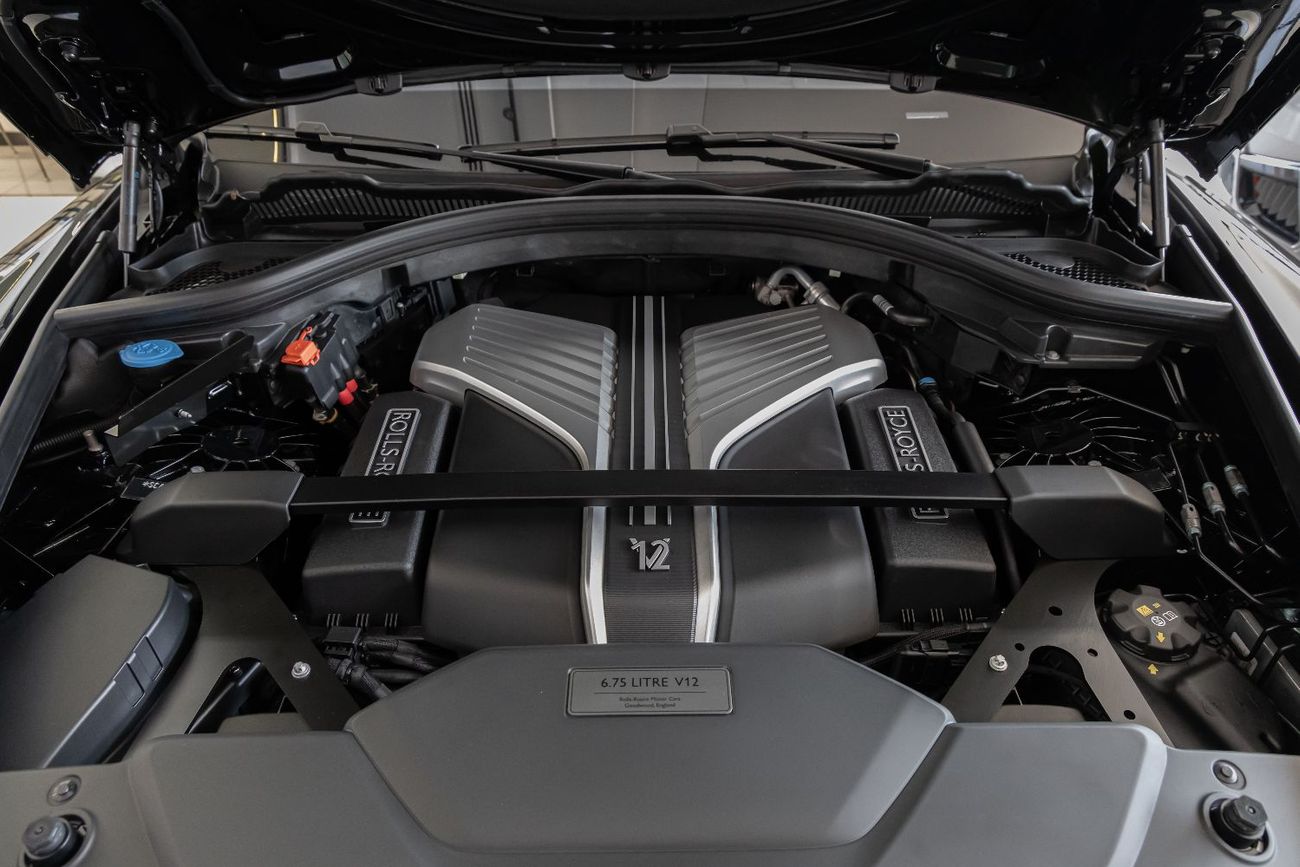 Rolls-Royce Cullinan ROLLS-ROYCE CULLINAN | SILVER BADGE | FULL OPTIONS | BESPOKE SOUND SYSTEM | EUROPEAN SPECS | 2026