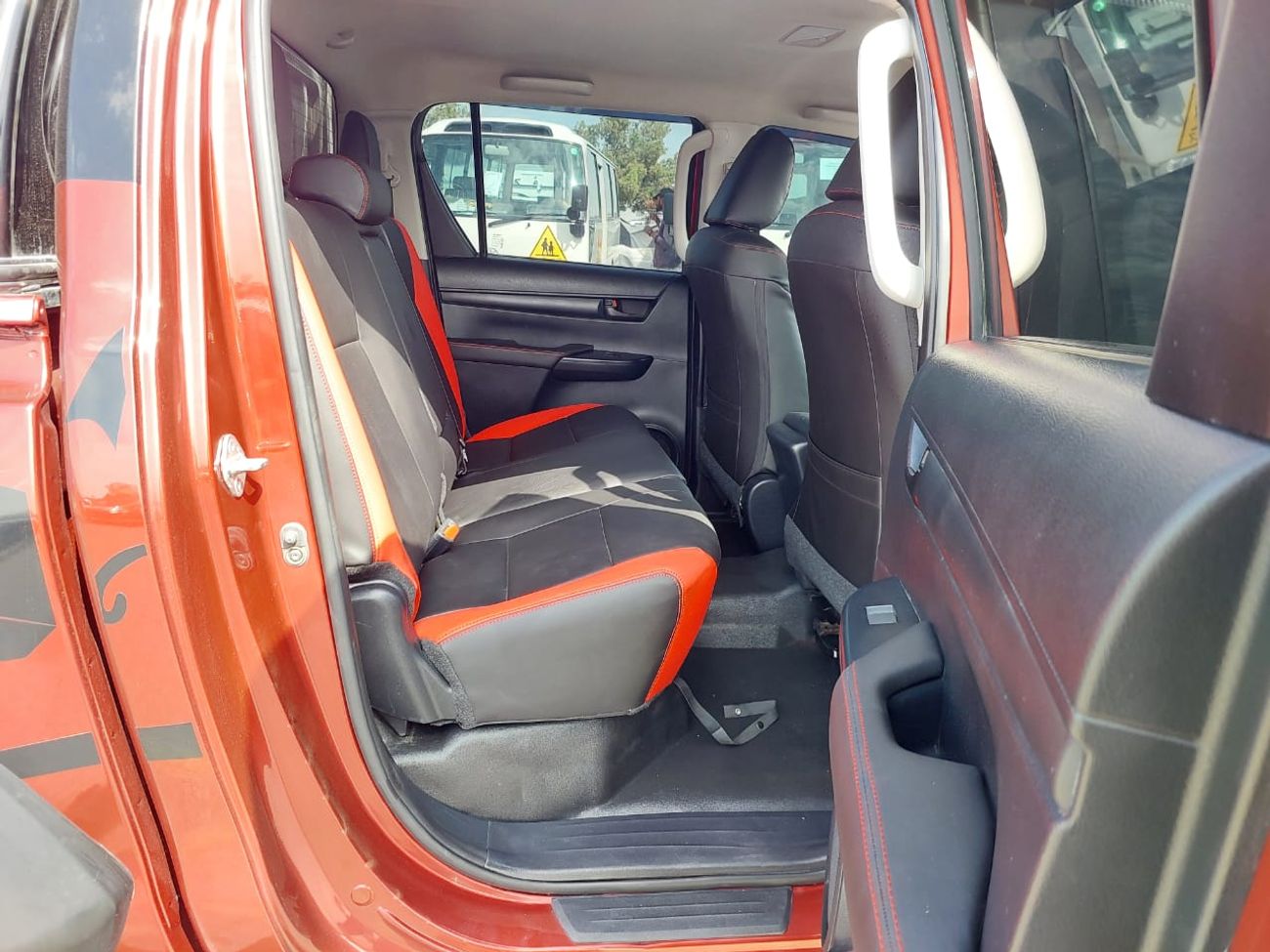 تويوتا هيلوكس TOYOTA HILUX PICK UP RHD 2022 MODEL 2.8 L DIESEL AUTOMATIC(PM81032)