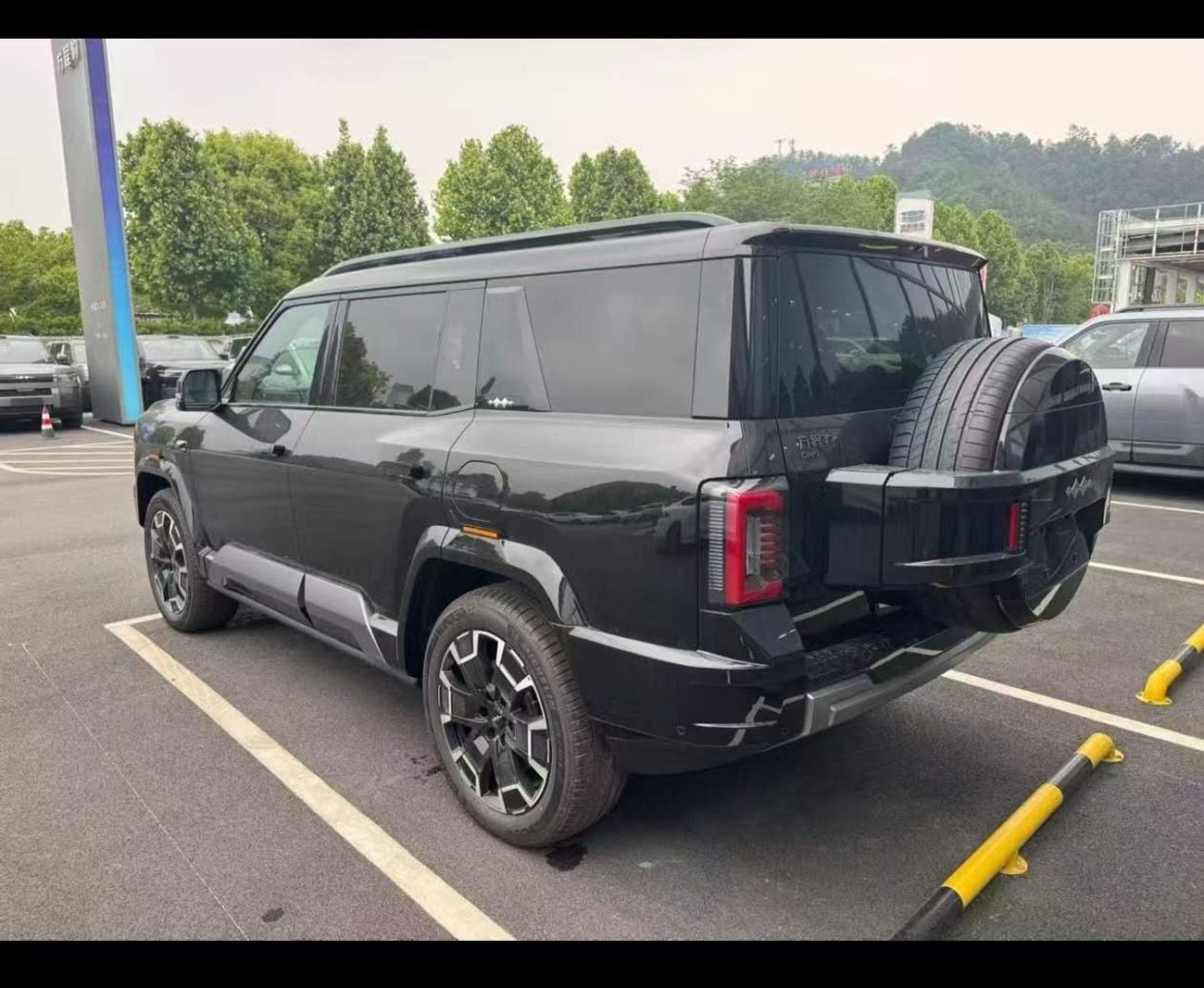 بي واي دي ليوبارد 8 2026 MODEL FLAGSHIP (EXPORT PRICE)