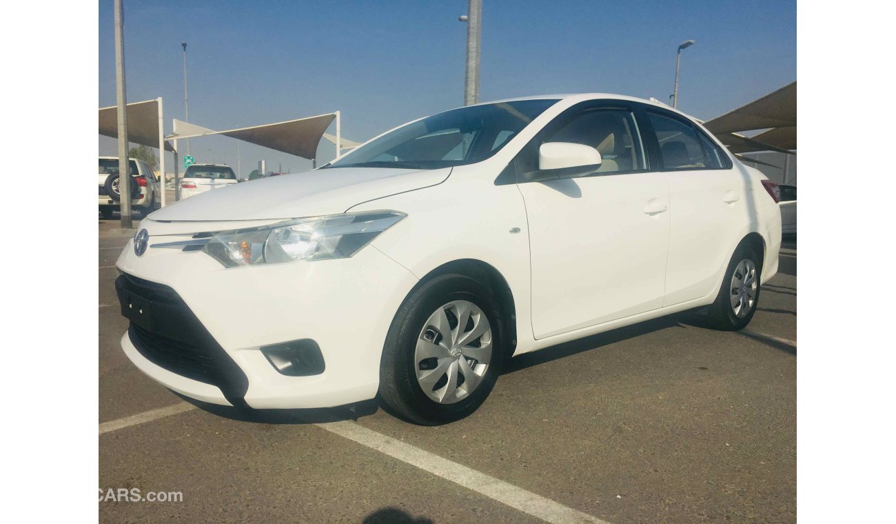 Toyota Yaris سياره نظيفه جدا بدون حوادث بحاله ممتاذه