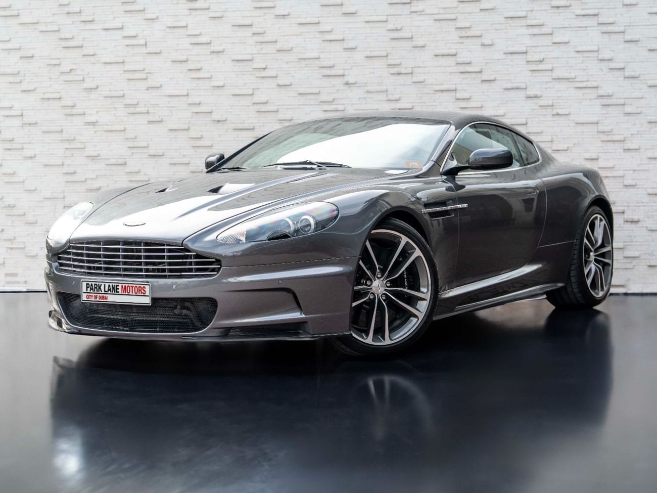 Aston Martin DBS