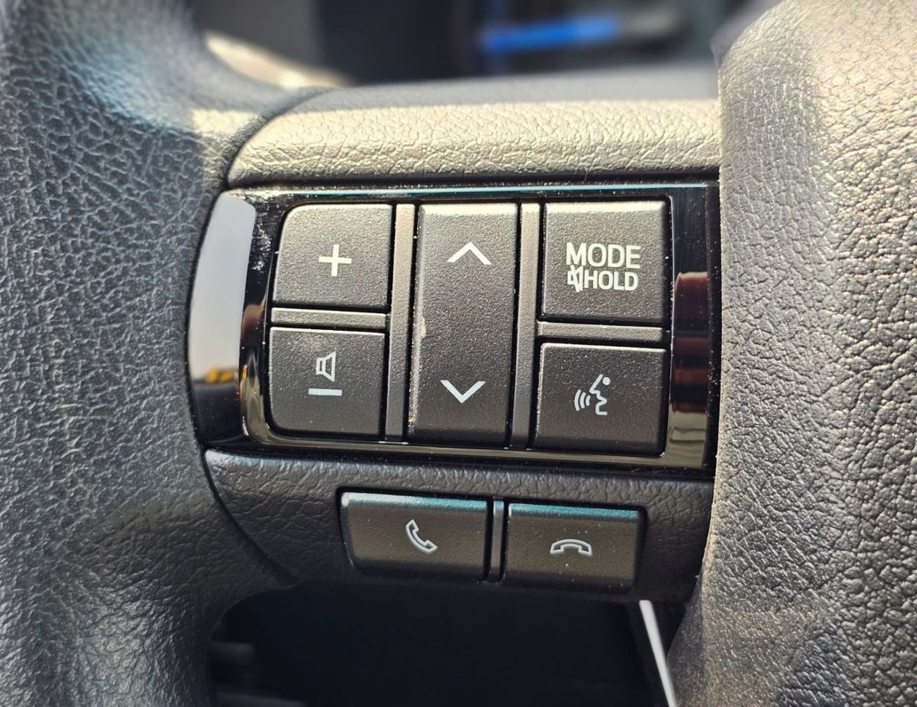 Toyota Hilux ADVENTURE SR5 ADVENTURE || 4.0L PETROL V6 A/T | BULLBAR | 360*CAMERA | WIRELESS CHARGER | BLIND SPOT (CODE # H