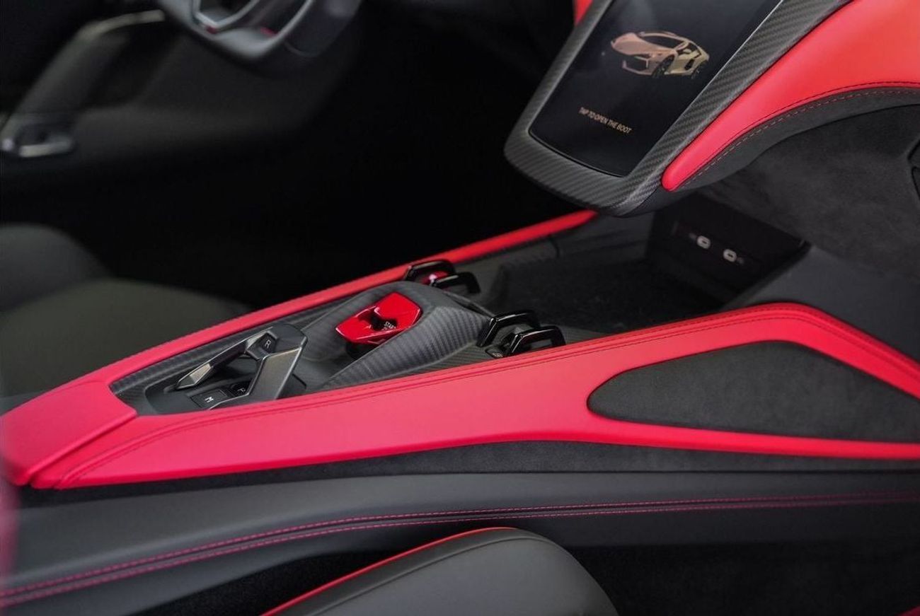 لامبورغيني ريفويلتو 6.5L V12 Hybrid