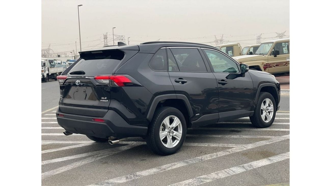 Toyota RAV4 2021 Toyota RAV4 XLE Hybrid Fuel 4x4 AWD - UAE PASS