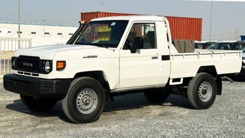 Toyota Land Cruiser Pick Up TOYOTA LAND CRUISER 79 4.2L 3 STR SC DSL DAB & ABS NEW FACE MT