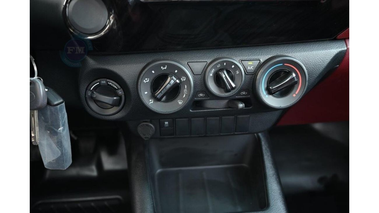 Toyota Hilux 2.4L 4wd Single Cabin