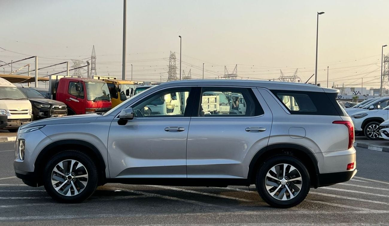 Hyundai Palisade 2022 Hyundai Paliside Gcc specs - 3.5L V6 -AWD 4x4 - Rear Camera & Sensor  - 7 Seater