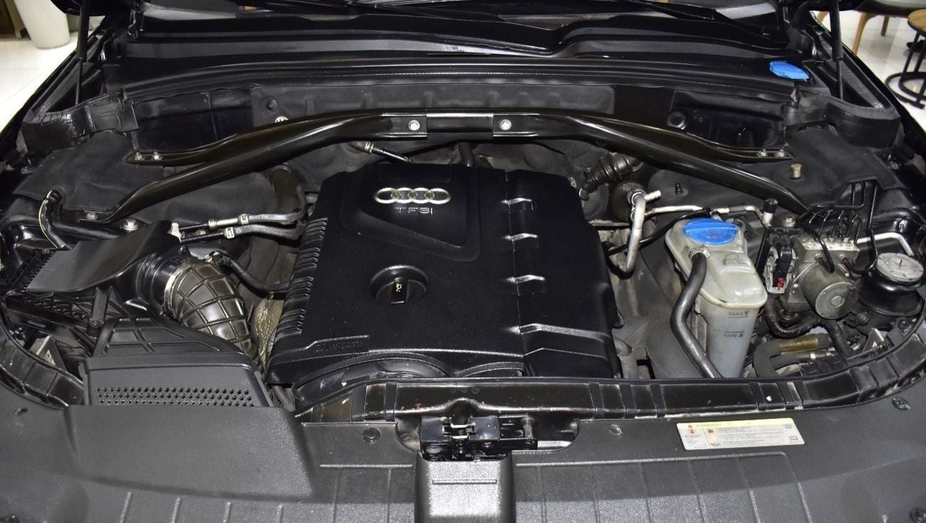 أودي Q5 EXCELLENT DEAL for our Audi Q5 ( 2012 Model ) in Black Color GCC Specs