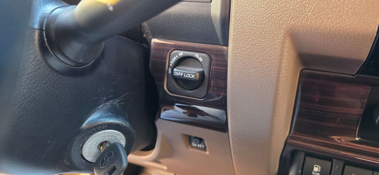 Toyota Land Cruiser Pick Up PETROL AUTO 7000KM