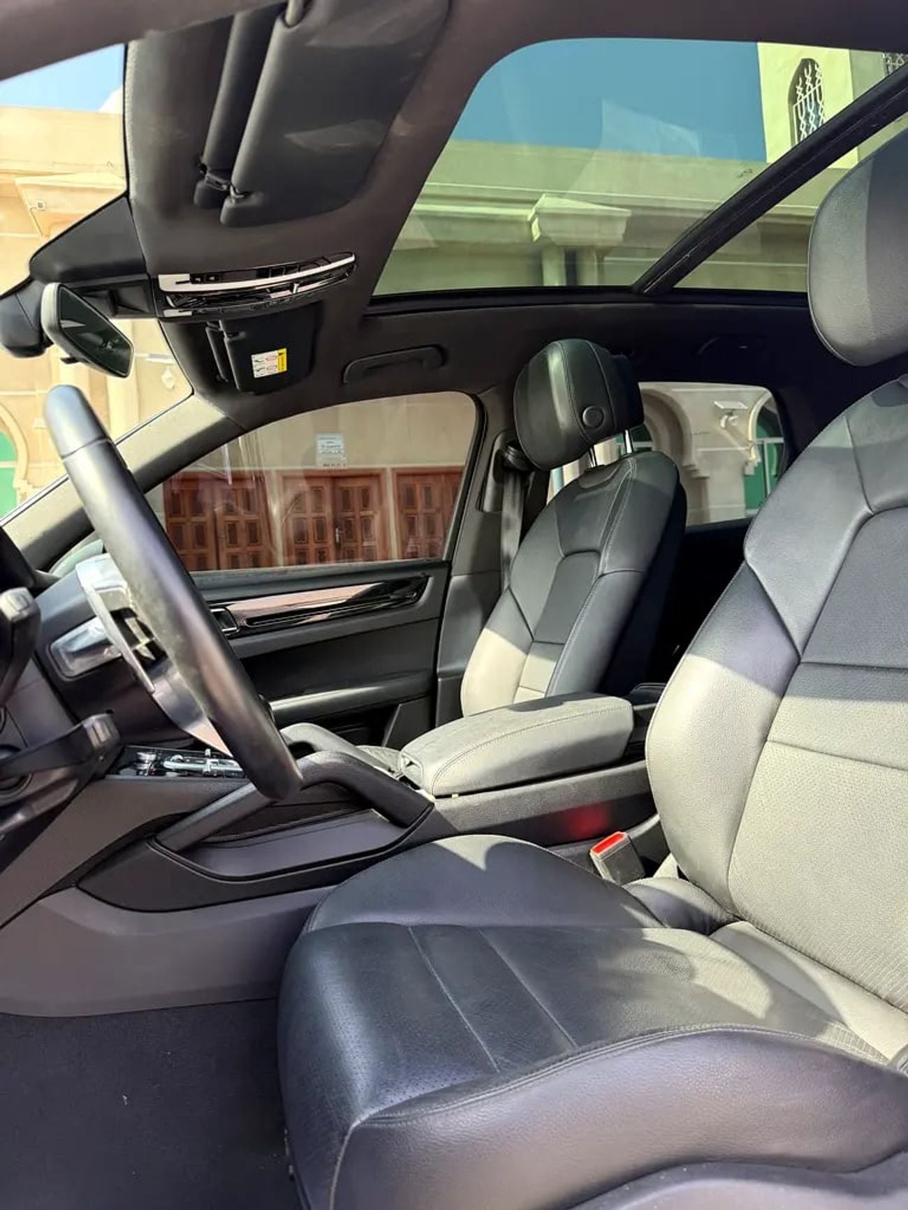 Porsche Cayenne STANDARD LOW MILEAGE + 1 YEAR SERVICE CONTRACT