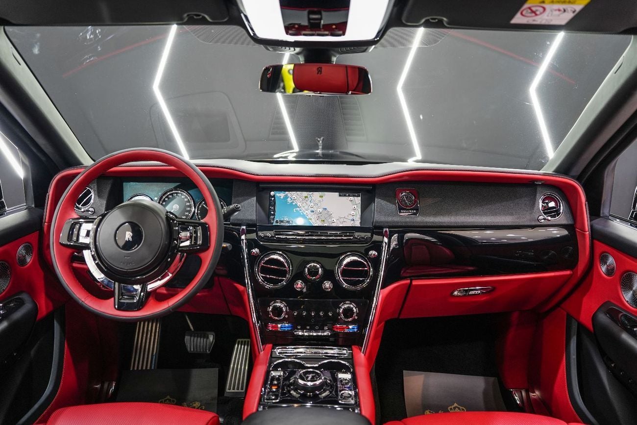 Rolls-Royce Cullinan Black Badge Kit, FACELIFT, Bespoke Audio, Executive Rear Seats w/ Entertainment, GCC!!