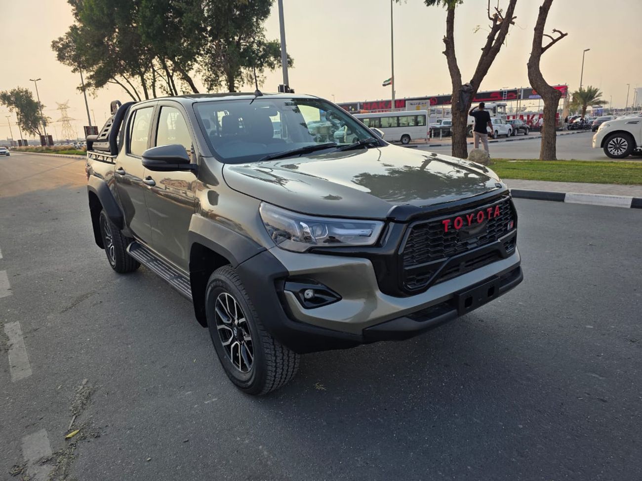 Toyota Hilux Face Lifted to 2024 model diesel 2.8 liter right hand drive automatic only for export available