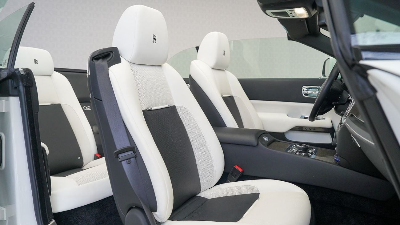 رولز رويس داون Dawn Black Badge | AED 25,332 PM | Up to 3 Years Warranty |