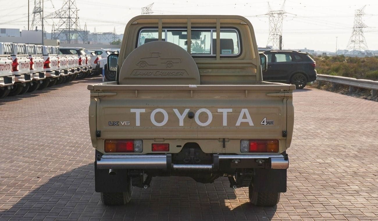 Toyota Land Cruiser Pick Up LX 4.0L V6 A/T