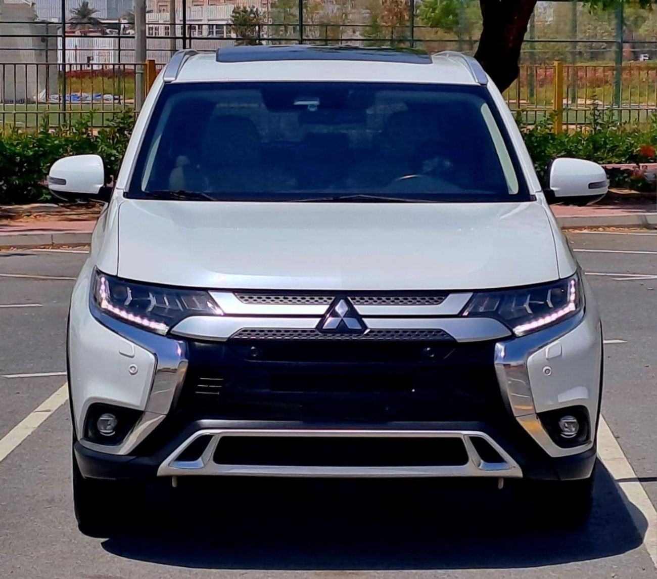 Mitsubishi Outlander GLX 3.0L 999-Monthly l GCC l V6, Sunroof, Leather l Accident Free