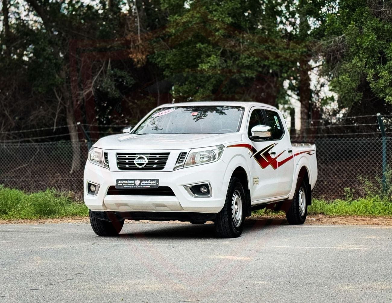 Nissan Navara Std 2.5L 4WD A/T Nissan Navara | 2.5 L | 2022 | GCC | Accident-Free | In Excellent Condition | 924 P