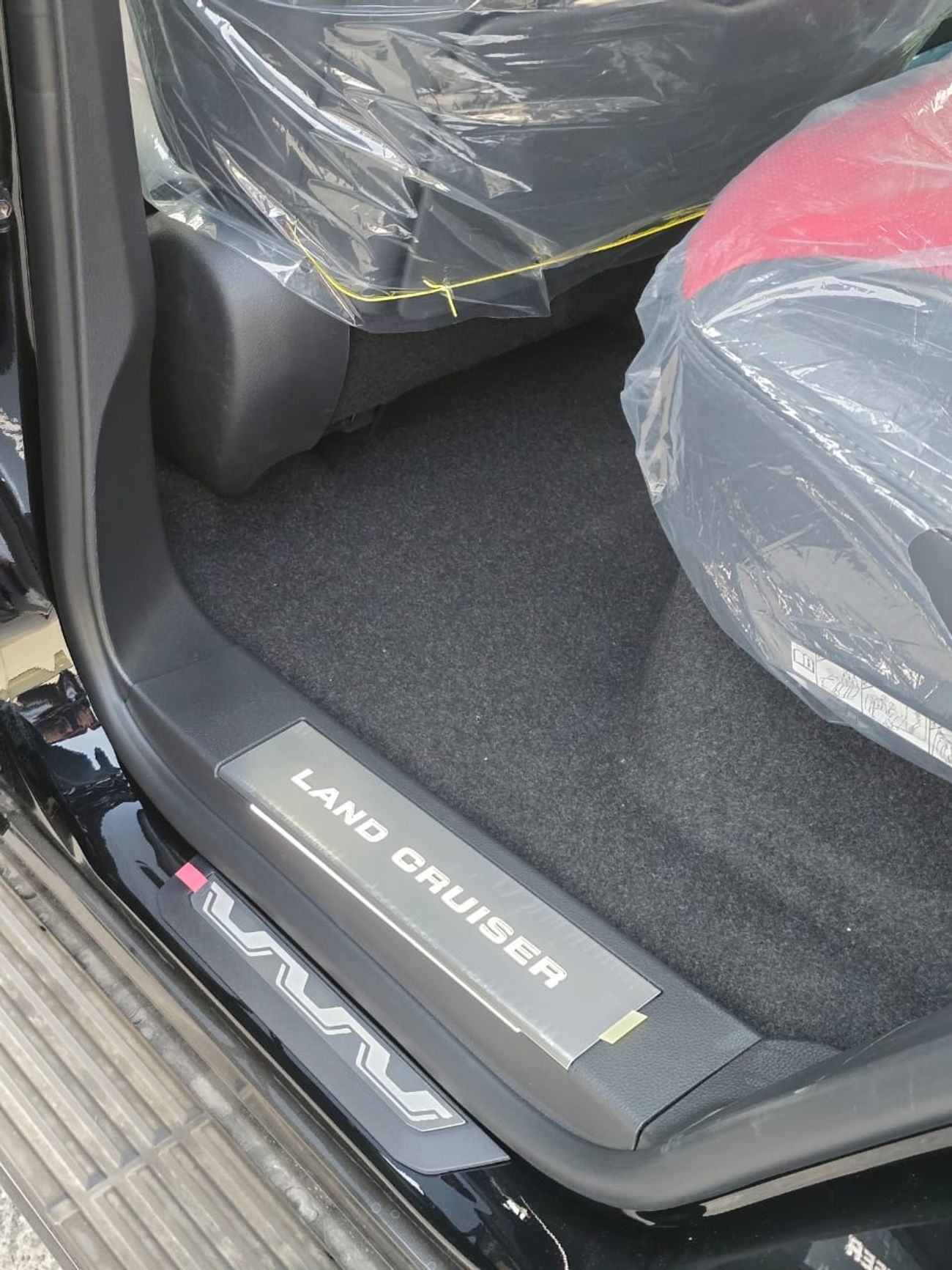 Toyota Land Cruiser 3.5L HYBRID PETROL A/T FULL OPTION 7 SEATER