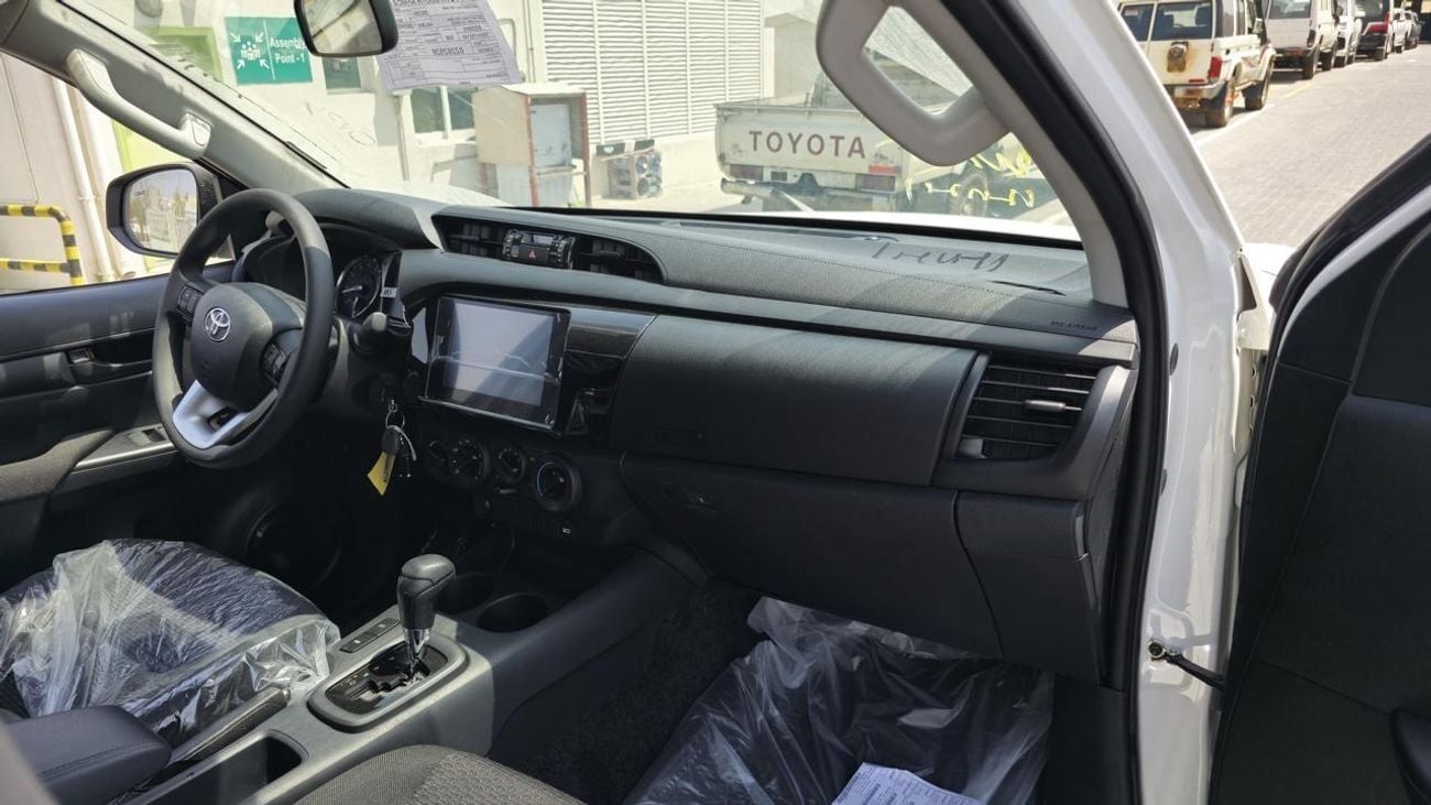 تويوتا هيلوكس Toyota Hilux Double Cabin 2.7L Petrol Auto Wide Body