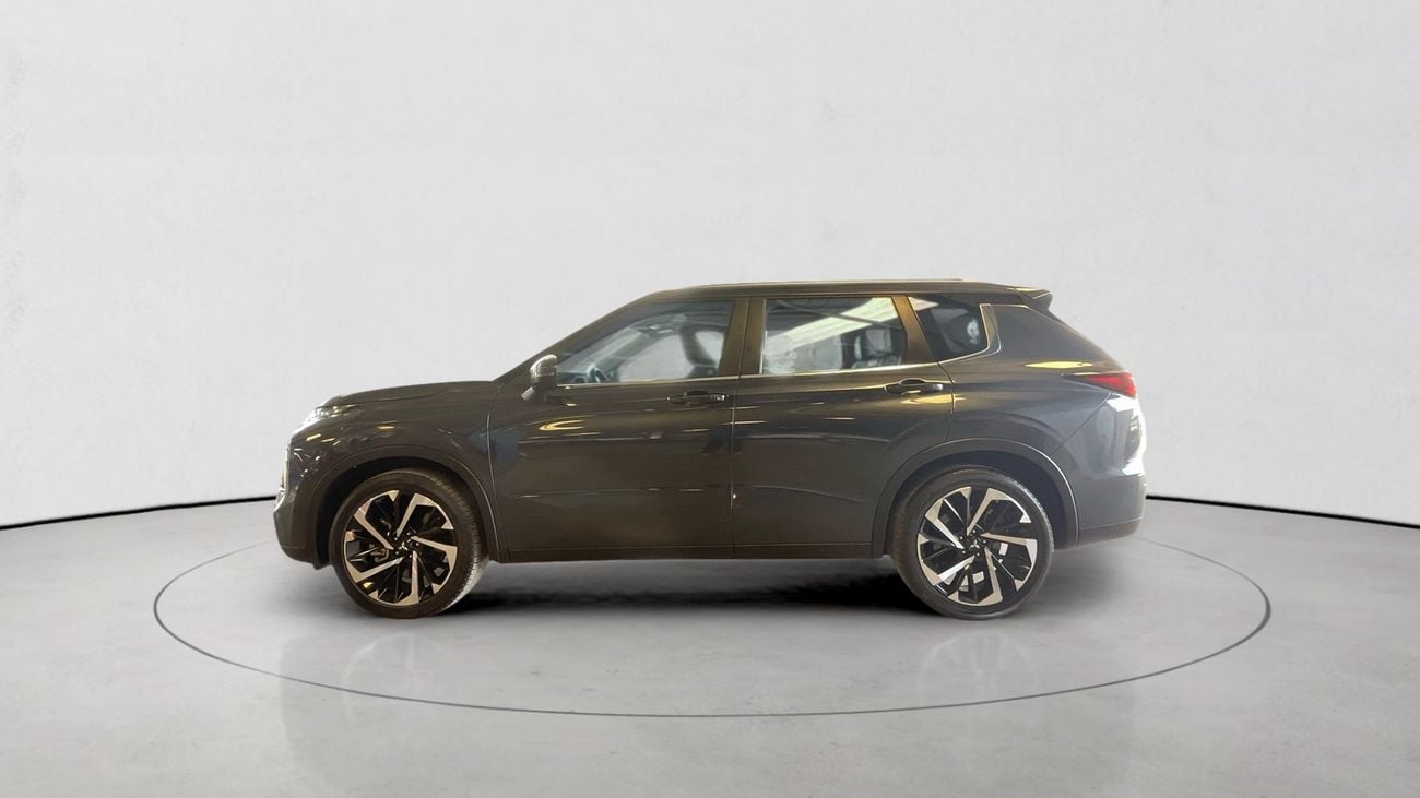 ميتسوبيشي آوتلاندر 2.5 AUTO 4WD 7SEAT HL | شامل الضمان | 0 ﺪﻔﻋﺓ ﺃﻮﻟﻯ
