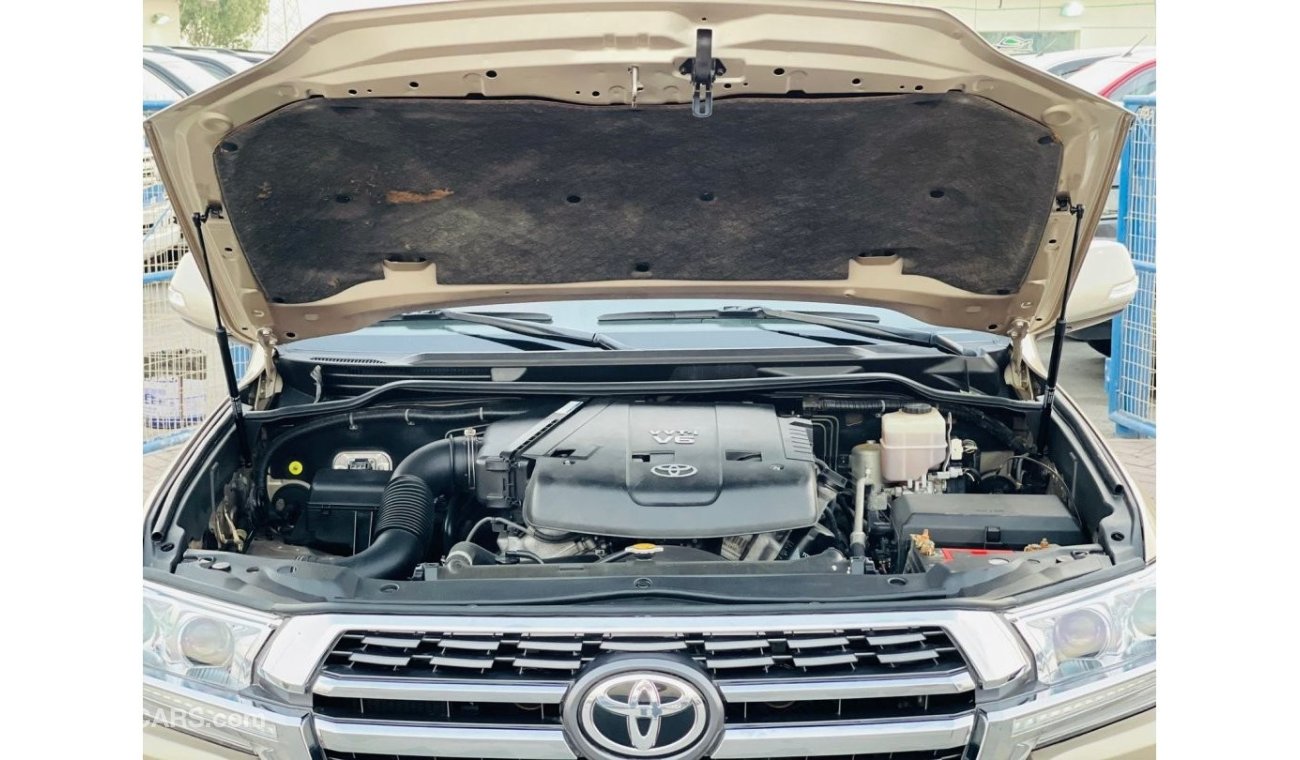 Toyota Land Cruiser Toyota GXR V6 Landcruiser GCC model 2014 shape change inside or outside  to 2021  Petrol engine 7 se