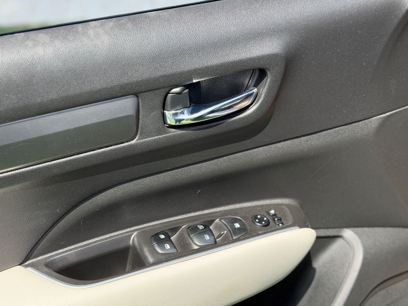 Renault Koleos 2.5L LE (4WD) Renault Koleos 4WD Full Option / GCC / 2018 / Free Accident