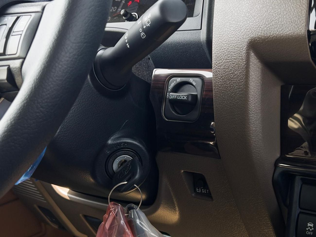 تويوتا لاند كروزر 70 EXPORT ONLY - TOYOTA LC76 LX 2.8L A/T