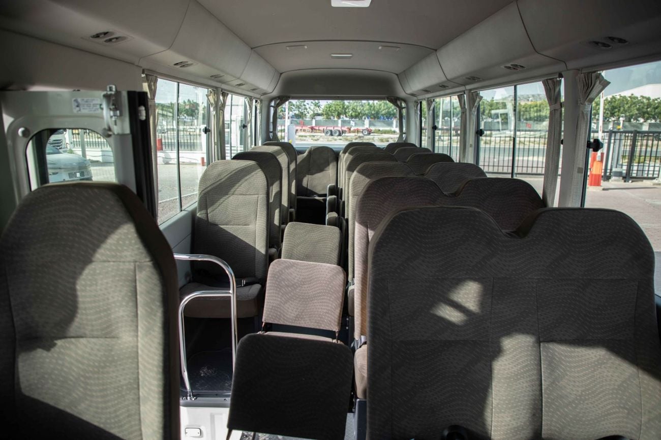 تويوتا كوستر 30 Seater 4.0L - White Inside Grey | Export Only