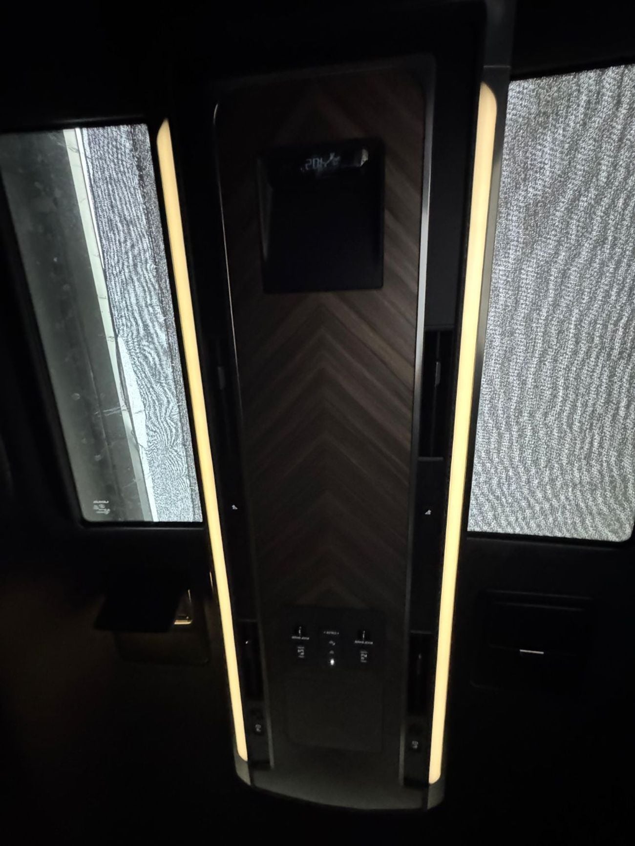 Lexus LM 350h VIP 4 SEATER