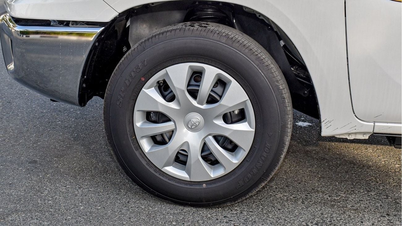 Toyota Hilux GLS 2.7L Single Cabin 2WD