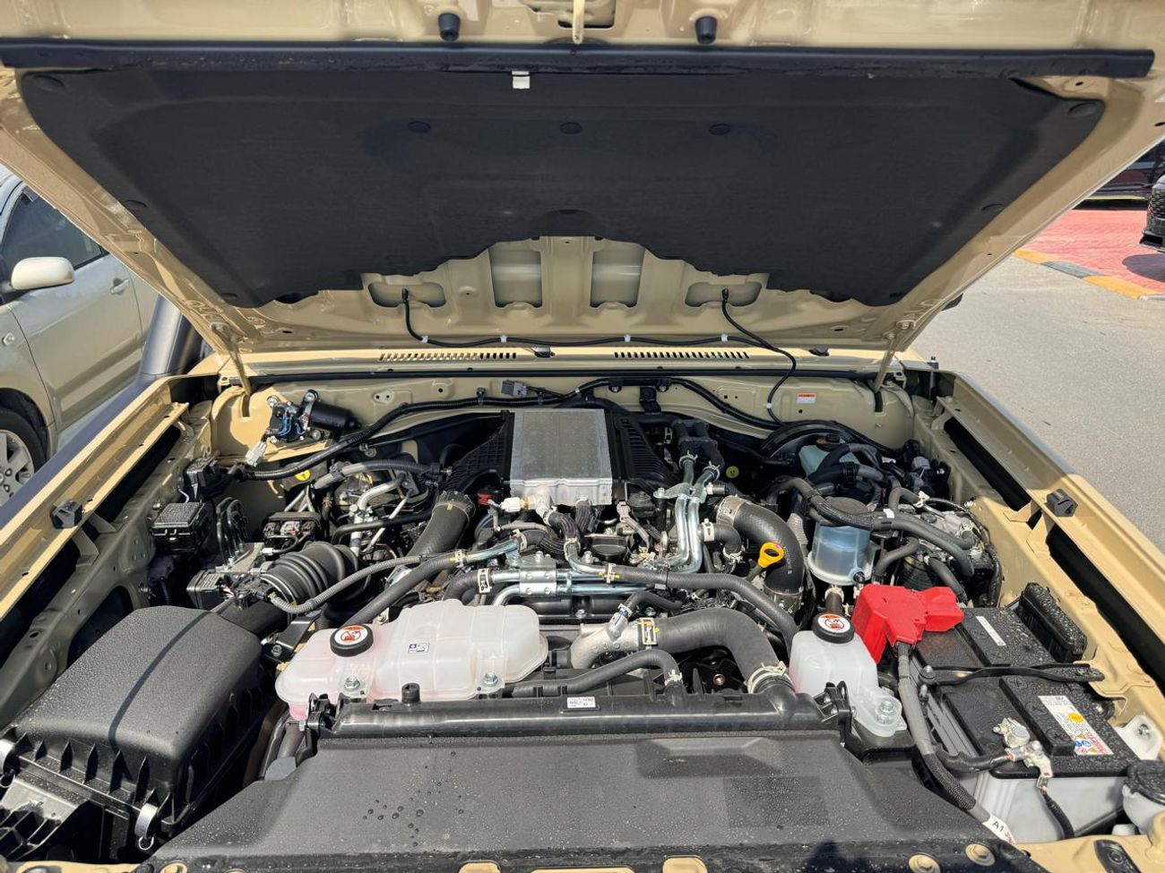 تويوتا لاند كروزر بيك آب DC 2.8L TURBODIESEL AUTOMATIC TRANSMISSION ( FOR RE-EXPORT ONLY )