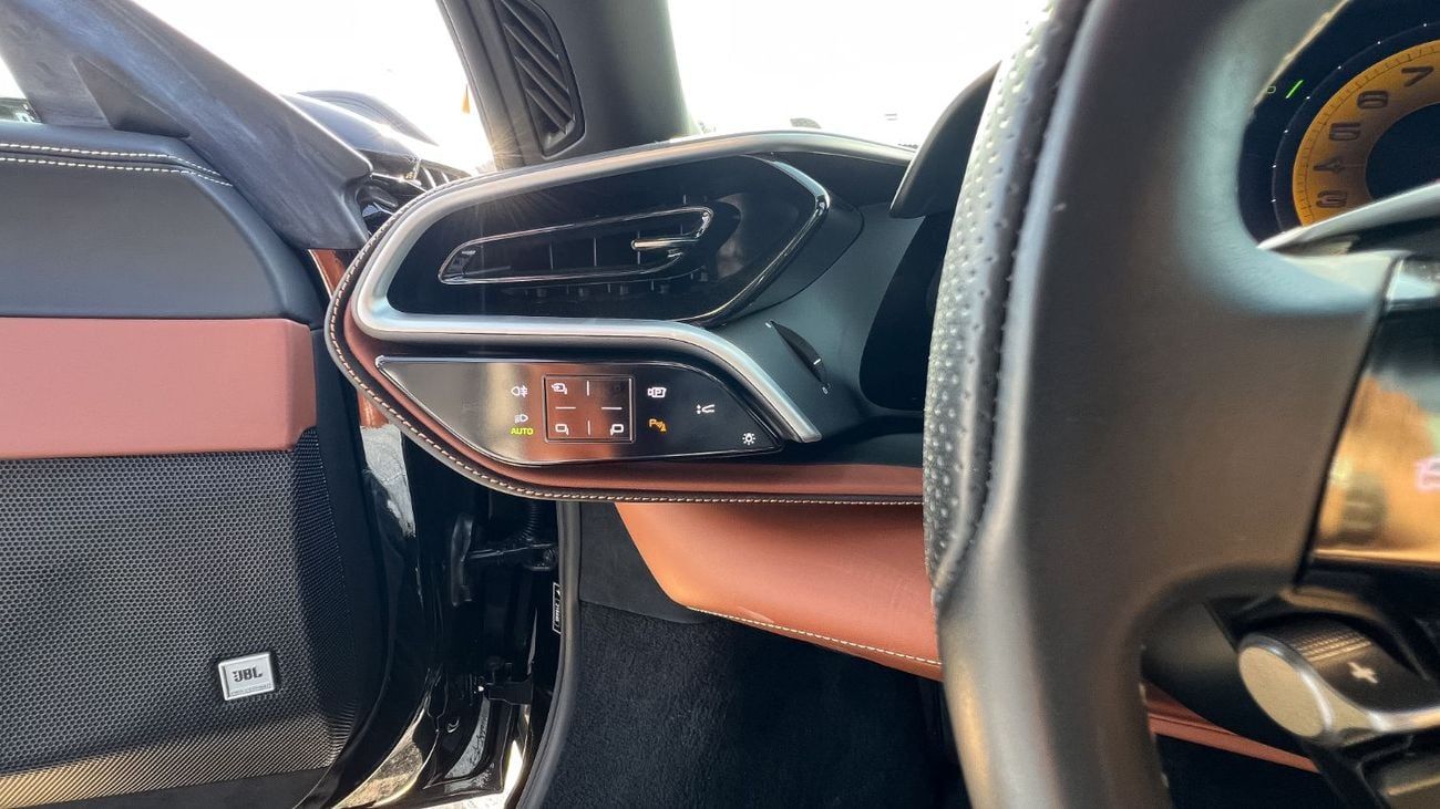 Ferrari 296 GTB 3.0T V6 PHEV FERRARI 296 GTB PHEV  FULL CARBON WARRANTY AND SERVICE