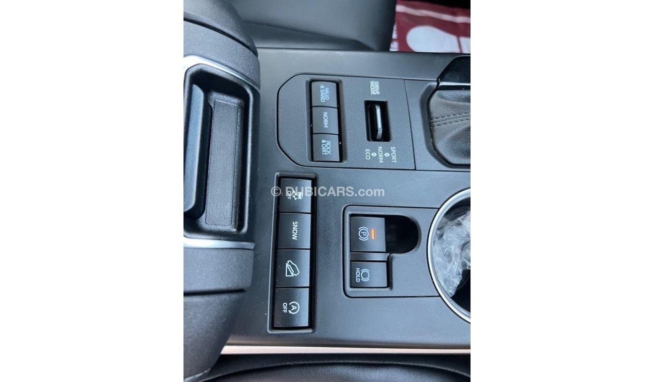 Toyota Highlander 2021 XLE FULL OPTION VIP INTERIOR V6 AWD USA IMPORTED- UAE PASS AND FOR EXPORT!!