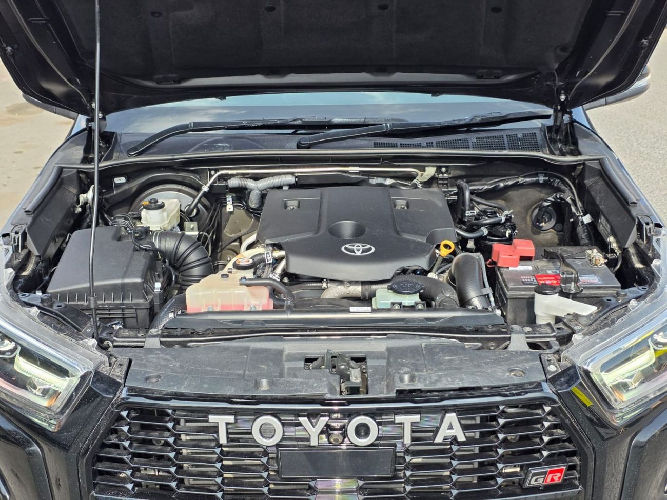 Toyota Hilux RIGHT HAND DRIVE ONLY FOR EXPORT 2.8 LITER SHAPE MODIFIED 2024