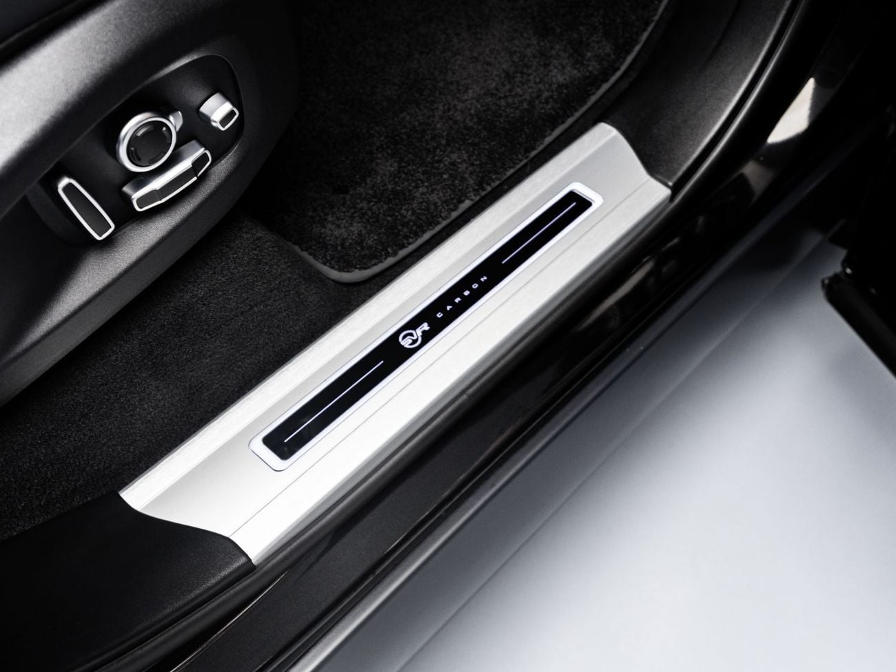 Land Rover Range Rover Sport SVR 5.0L (550 HP) 2022 Range Rover SVR Carbon Edition, 5.0 SC V8, 4WD, 575bhp, 8 Speed Automatic.