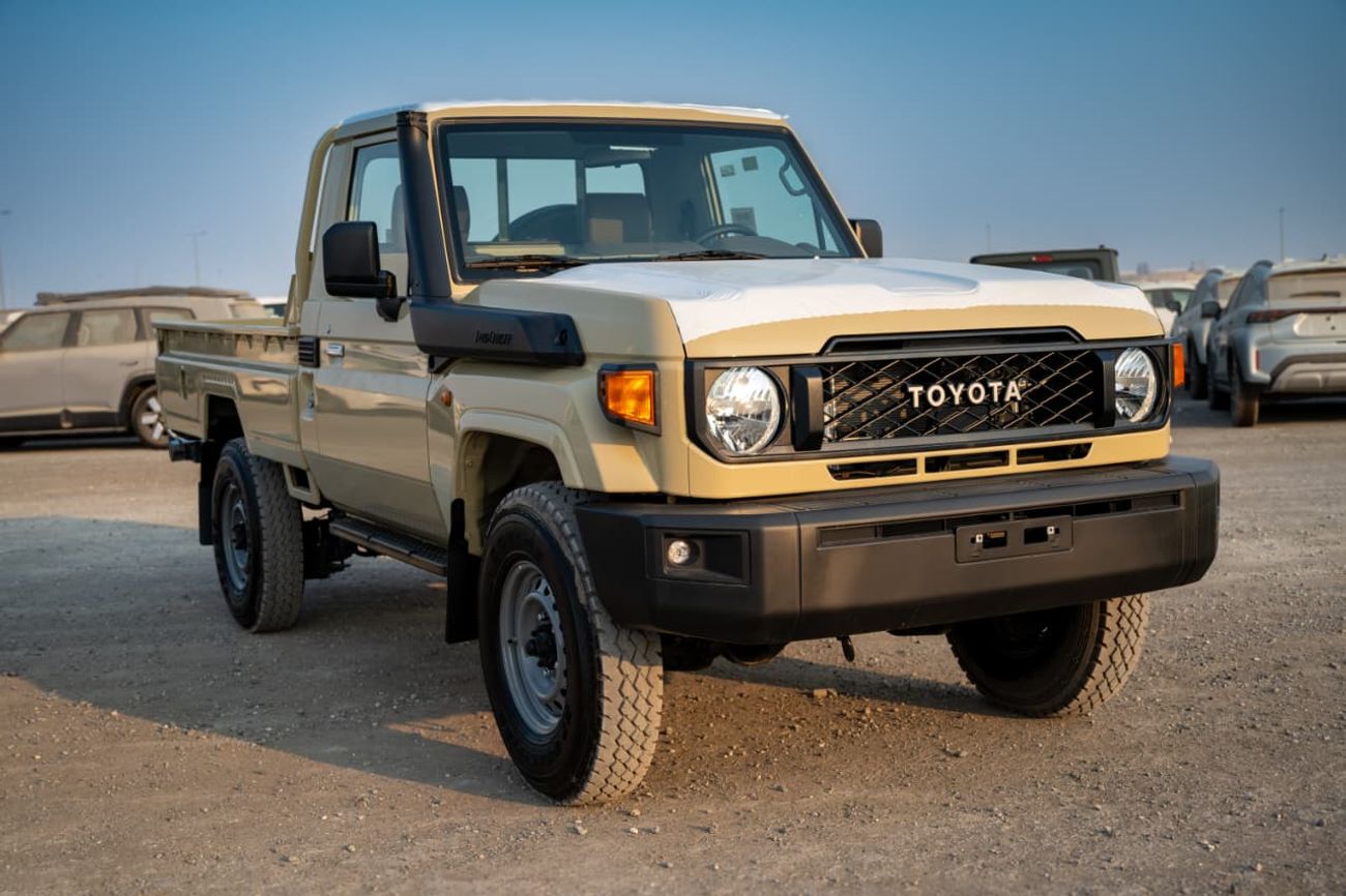 تويوتا لاند كروزر بيك آب 4.0L Single Cabin | Automatic | Petrol | Four Wheel Drive | 2 Doors | V6